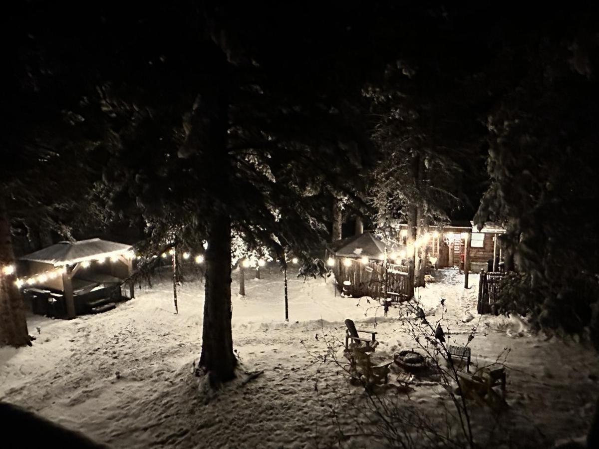 Rustic Cozy Cabin With Hot Tub Bragg Creek Экстерьер фото