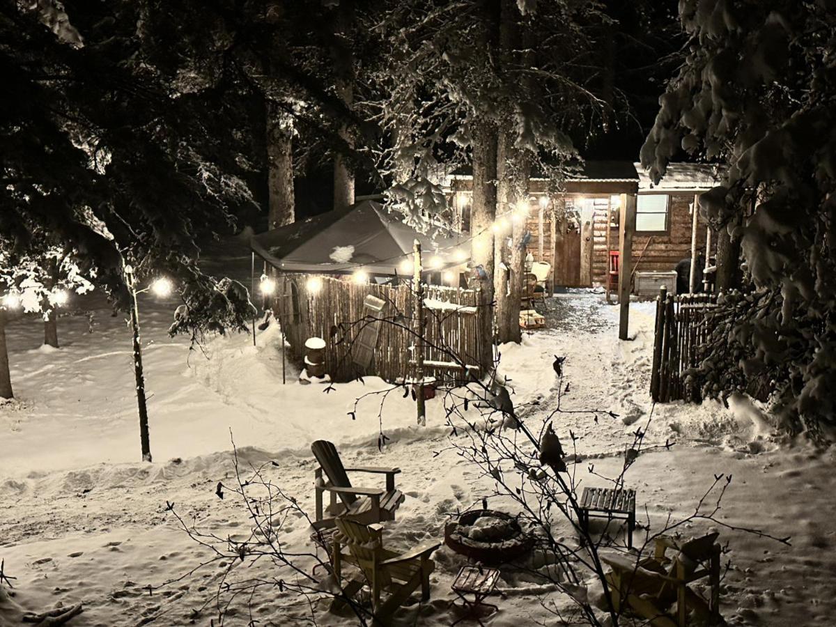 Rustic Cozy Cabin With Hot Tub Bragg Creek Экстерьер фото