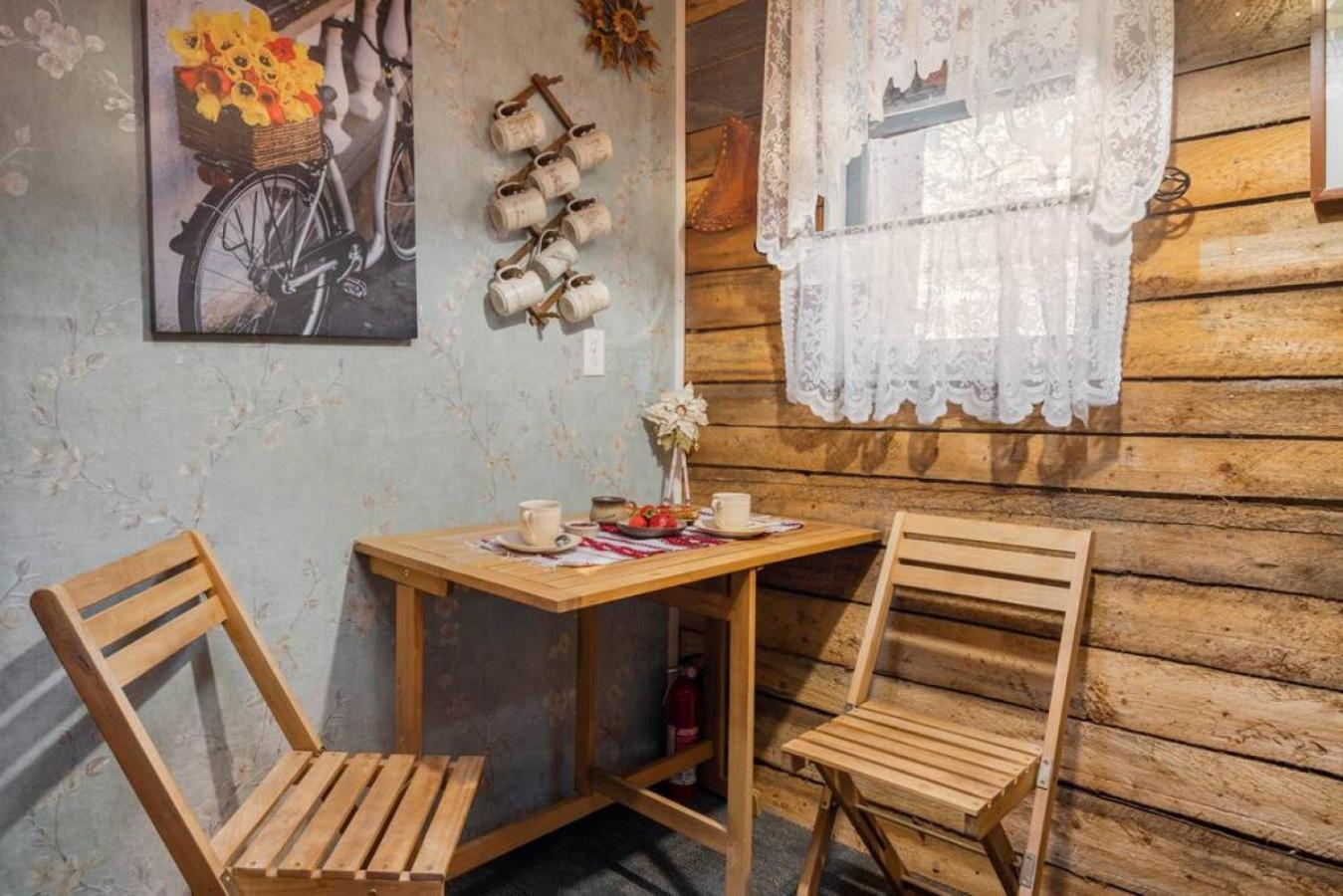 Rustic Cozy Cabin With Hot Tub Bragg Creek Экстерьер фото